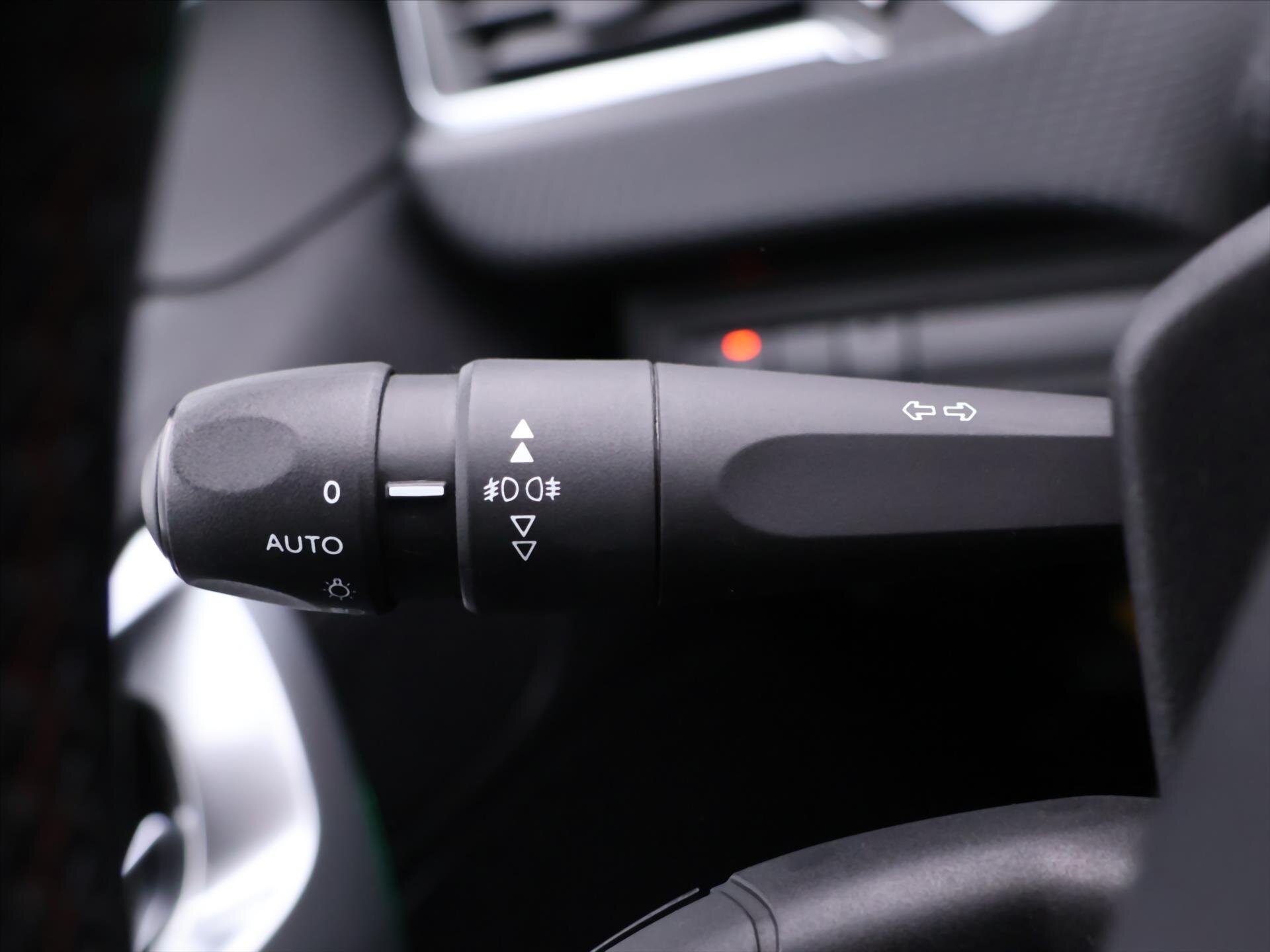 Peugeot 2008 SUV 1,2 l 81 kw