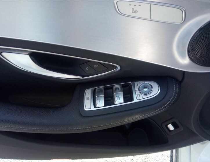 Mercedes-Benz Třídy C Sedan / Limuzína 2,1 l 125 kw