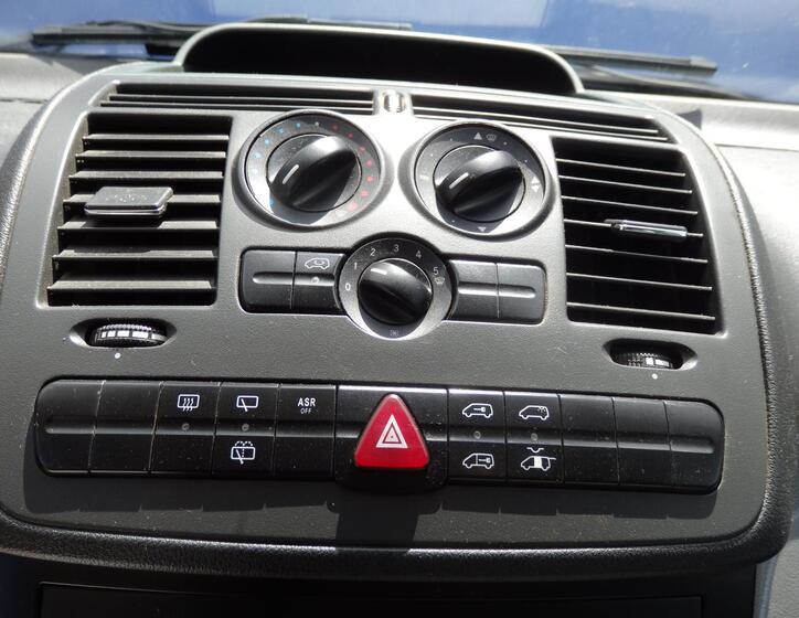 Mercedes-Benz Vito 13