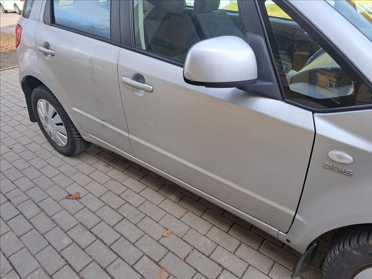 Suzuki SX4 Hatchback 1,9 l 88 kw