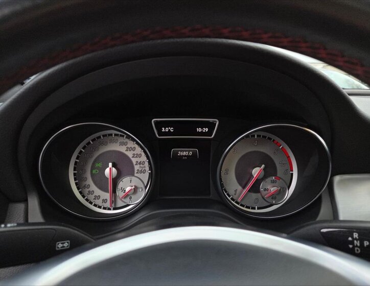 Mercedes-Benz CLA Sedan 1,8 l 100 kw