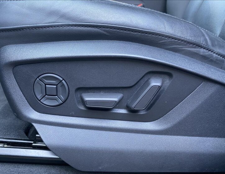 Audi Q8 SUV / Terénní 3,0 l 250 kw