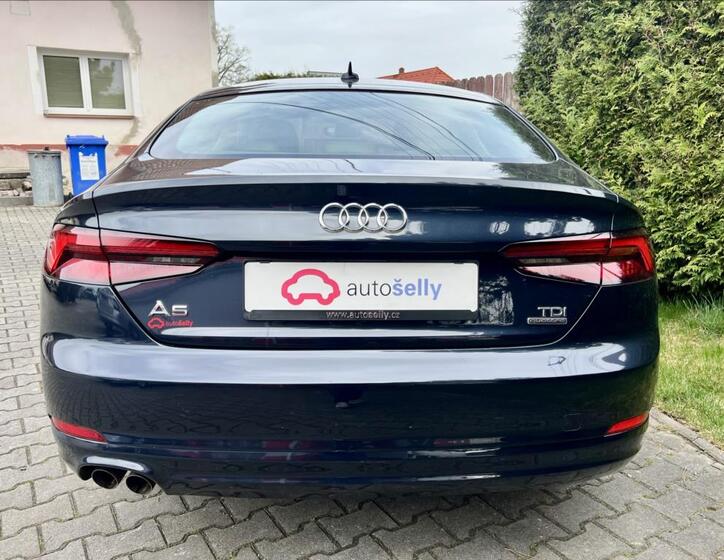 Audi A5 4