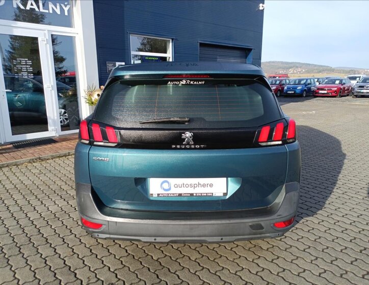 Peugeot 5008 SUV 1,2 l 96 kw