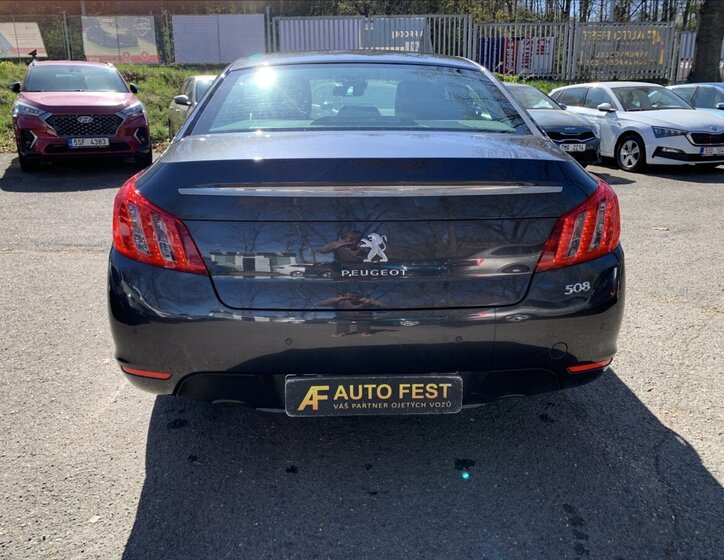 Peugeot 508 Sedan / Limuzína 2,0 l 120 kw