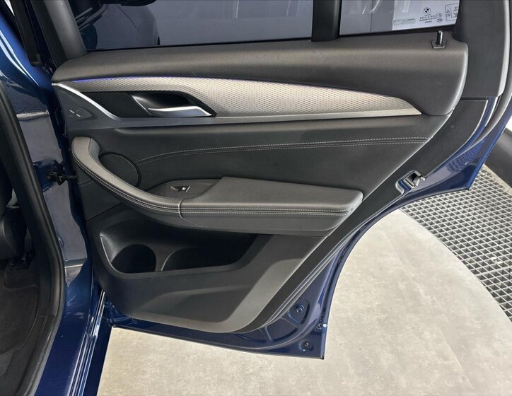 BMW X3 SUV / Terénní 2,0 l 140 kw