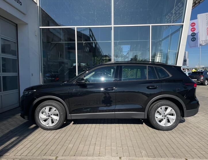 Volkswagen Tiguan 8