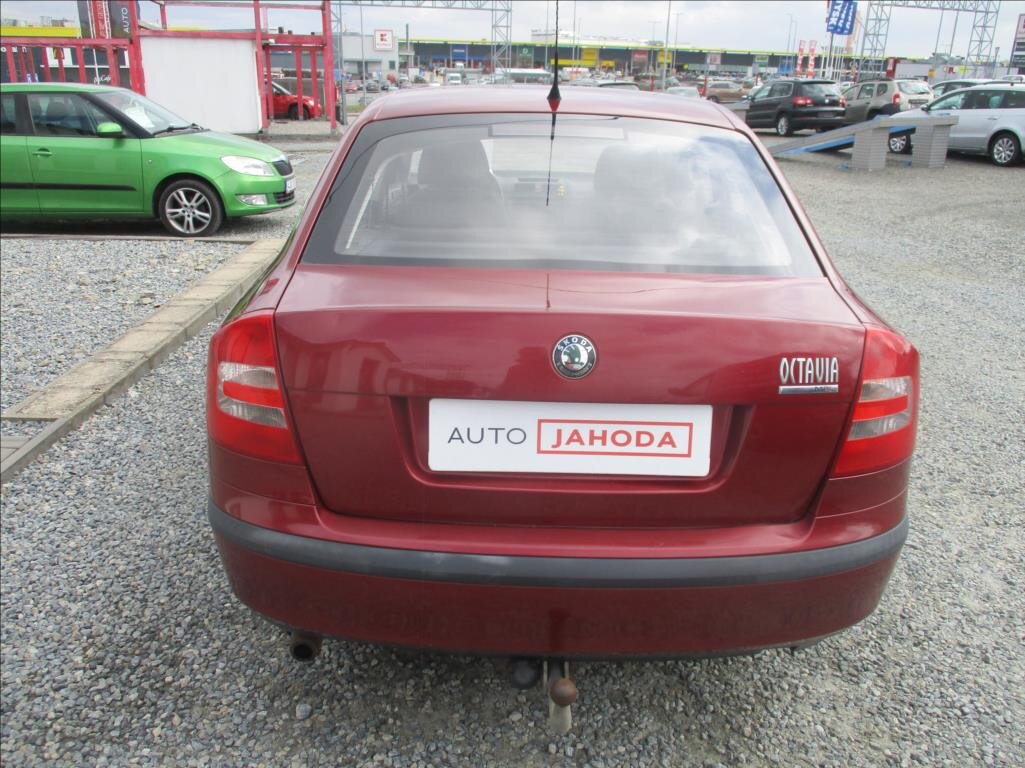 Škoda Octavia Sedan / Limuzína 1,6 l 75 kw