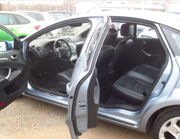 Ford Mondeo Liftback 2,5 l 162 kw