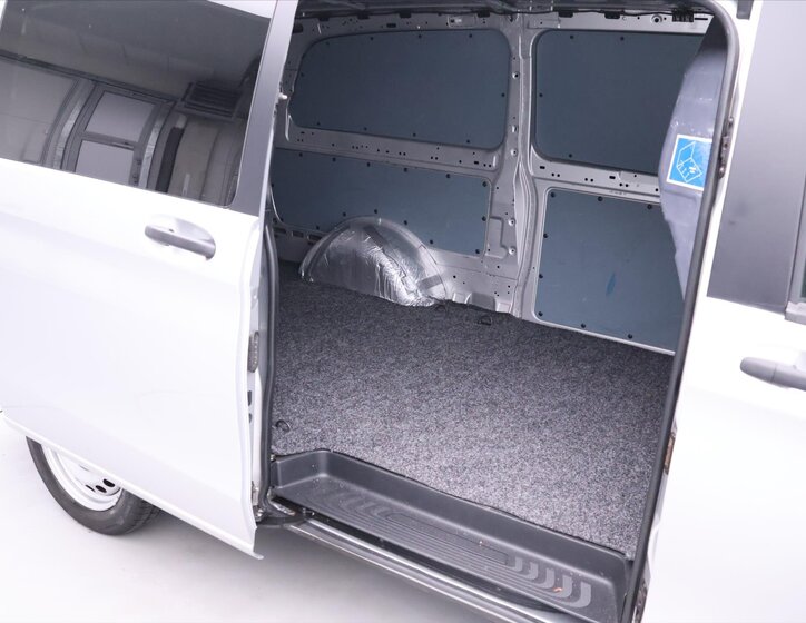 Mercedes-Benz Vito 13
