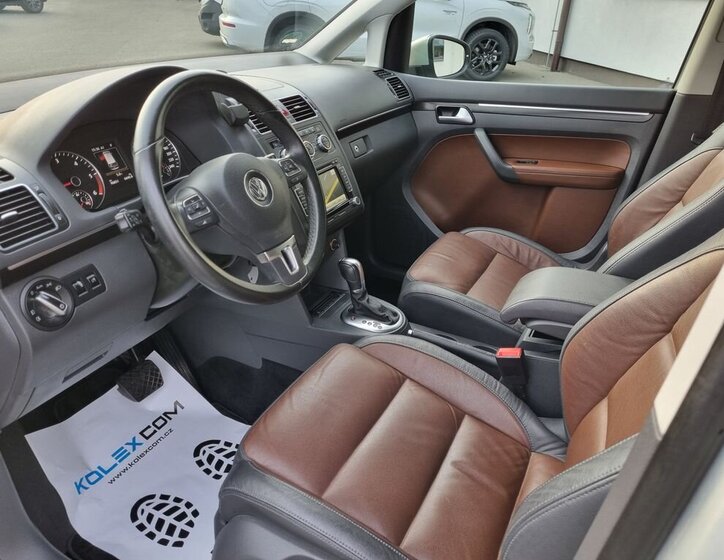 Volkswagen Touran 9