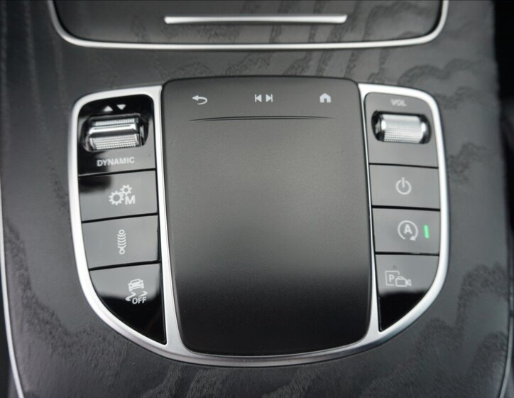 Mercedes-Benz Třídy E Sedan / Limuzína 3,0 l 320 kw