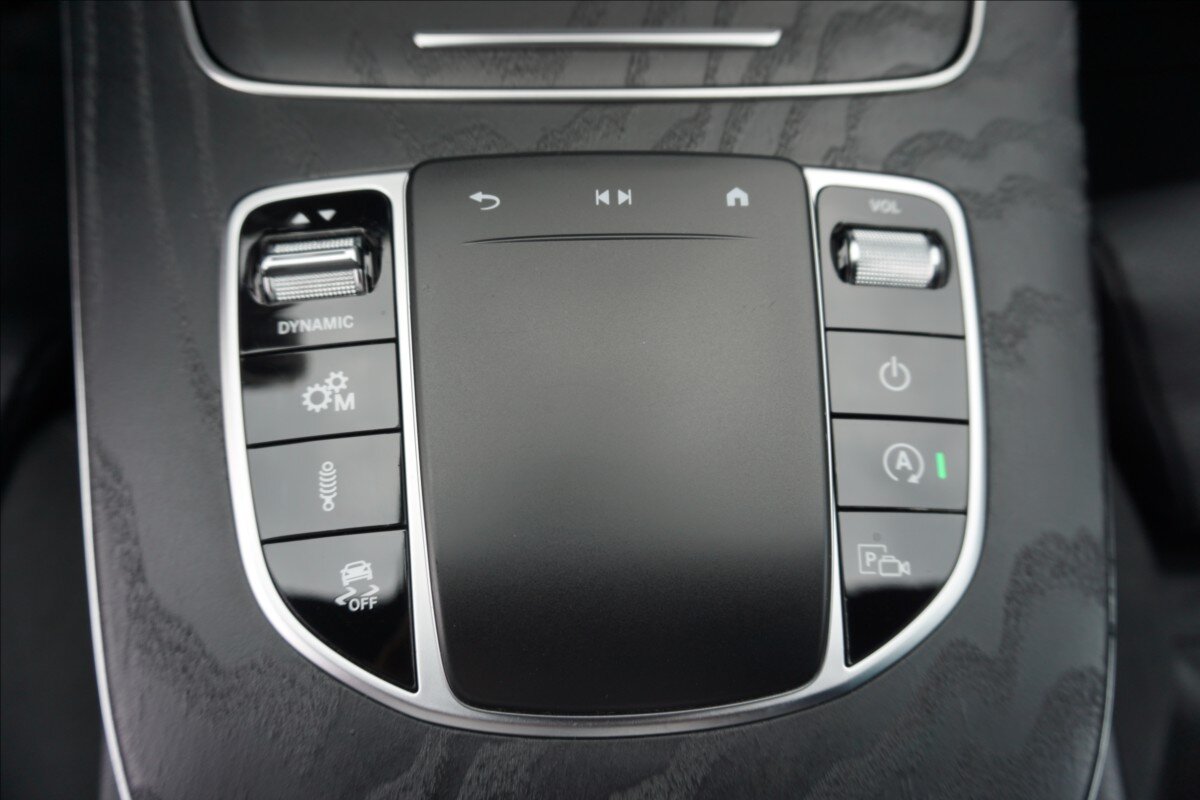 Mercedes-Benz Třídy E Sedan / Limuzína 3,0 l 320 kw