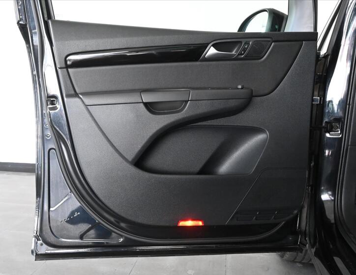 Volkswagen Sharan 24