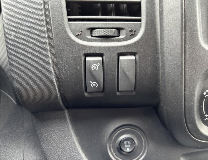 Renault Trafic Skříň 2,0 l 88 kw