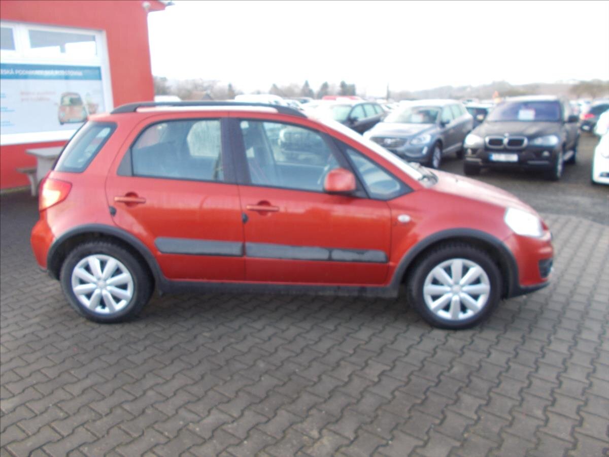 Suzuki SX4 Hatchback 1,6 l 88 kw
