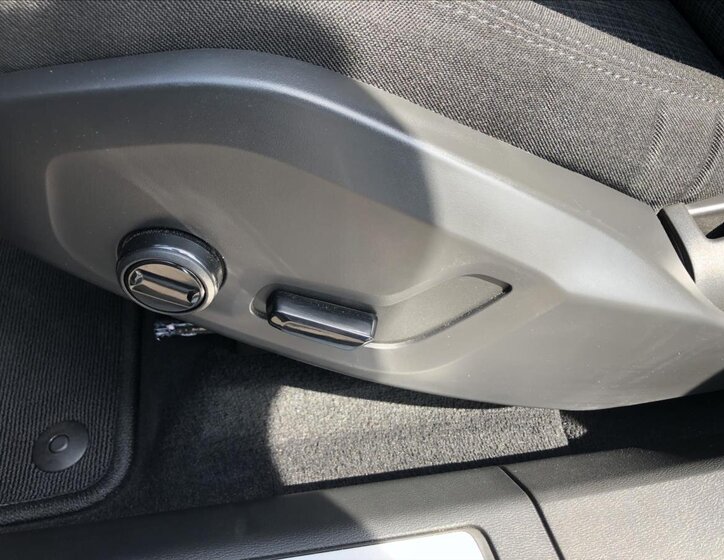 Volvo XC60 SUV / Terénní 2,0 l 145 kw