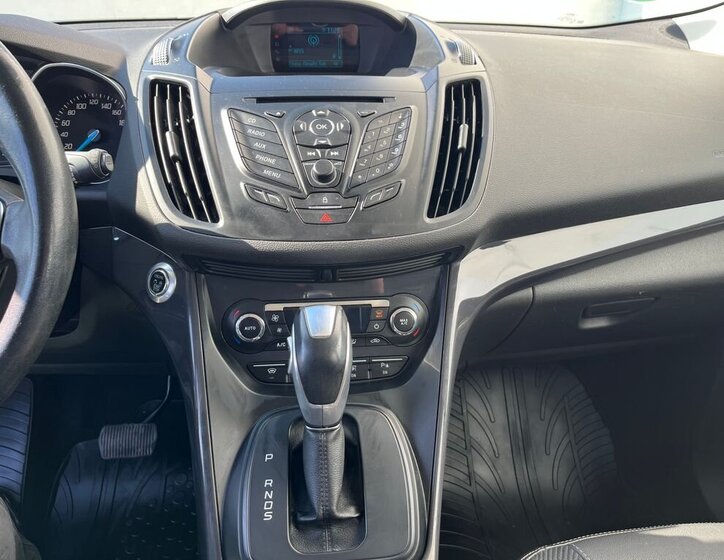 Ford Kuga SUV 1,6 l 134 kw