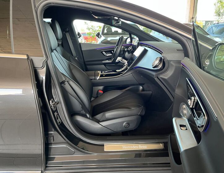 Mercedes-Benz EQE 17