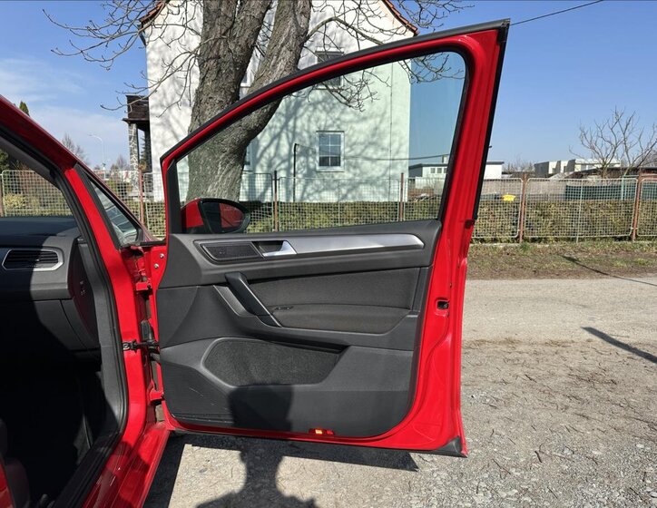 Volkswagen Golf Sportsvan MPV 1,4 l 92 kw