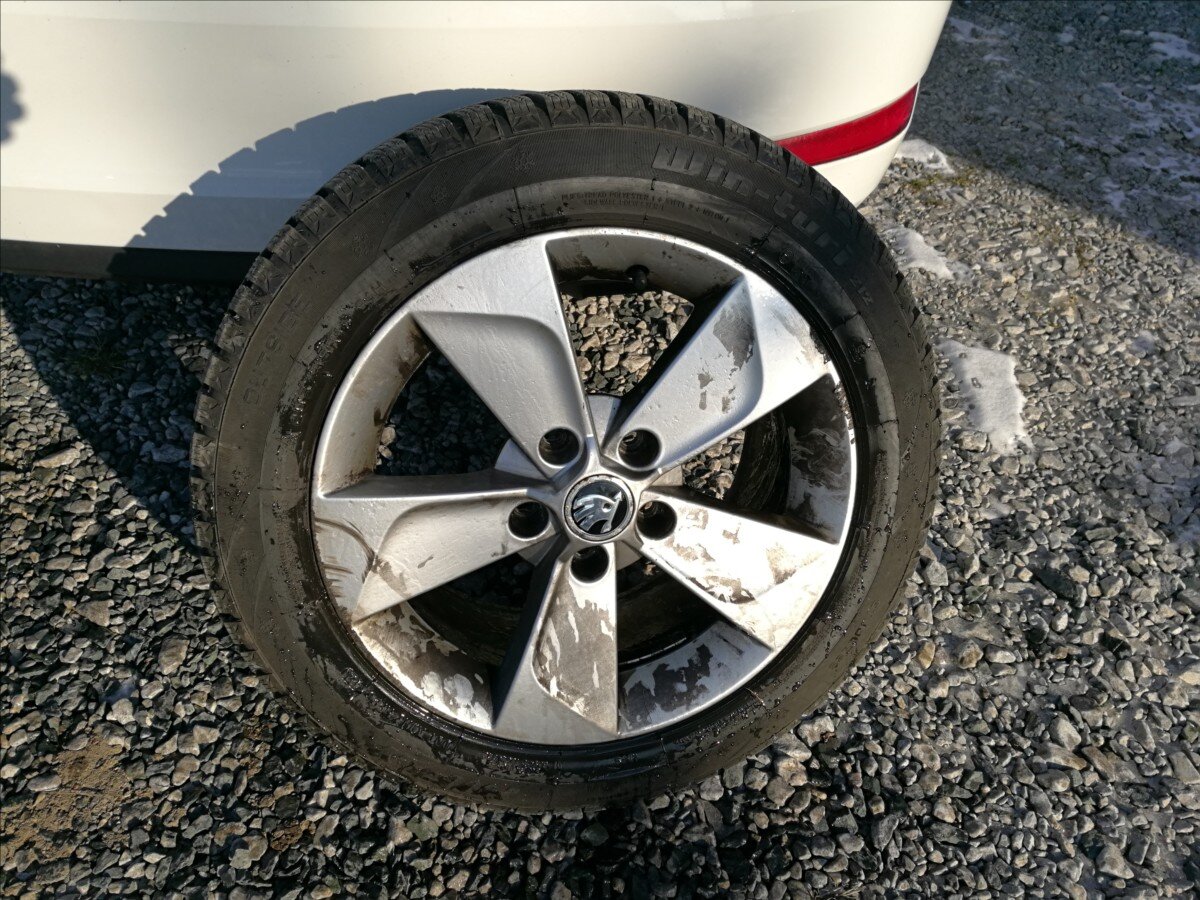 Škoda Octavia Sedan / Limuzína 1,6 l 77 kw