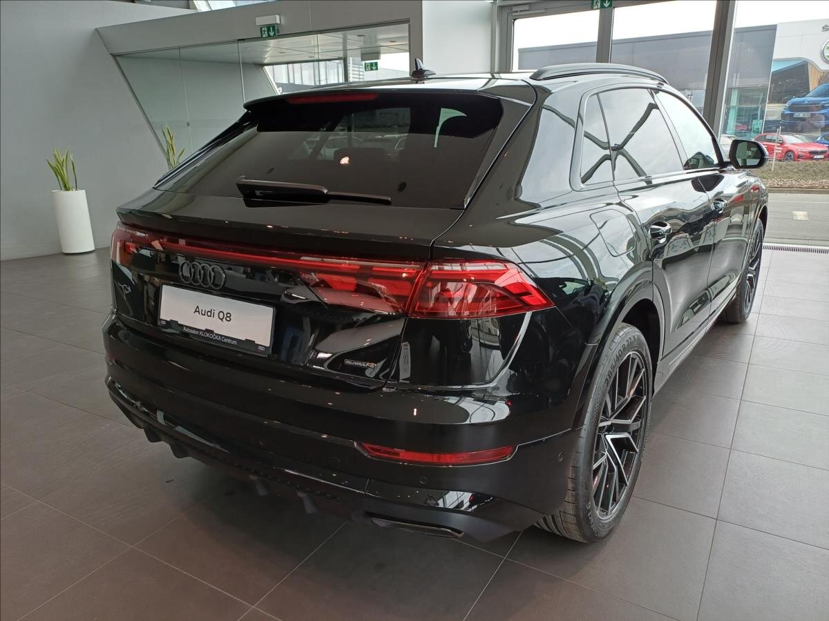 Audi Q8 SUV / Terénní 3,0 l 210 kw
