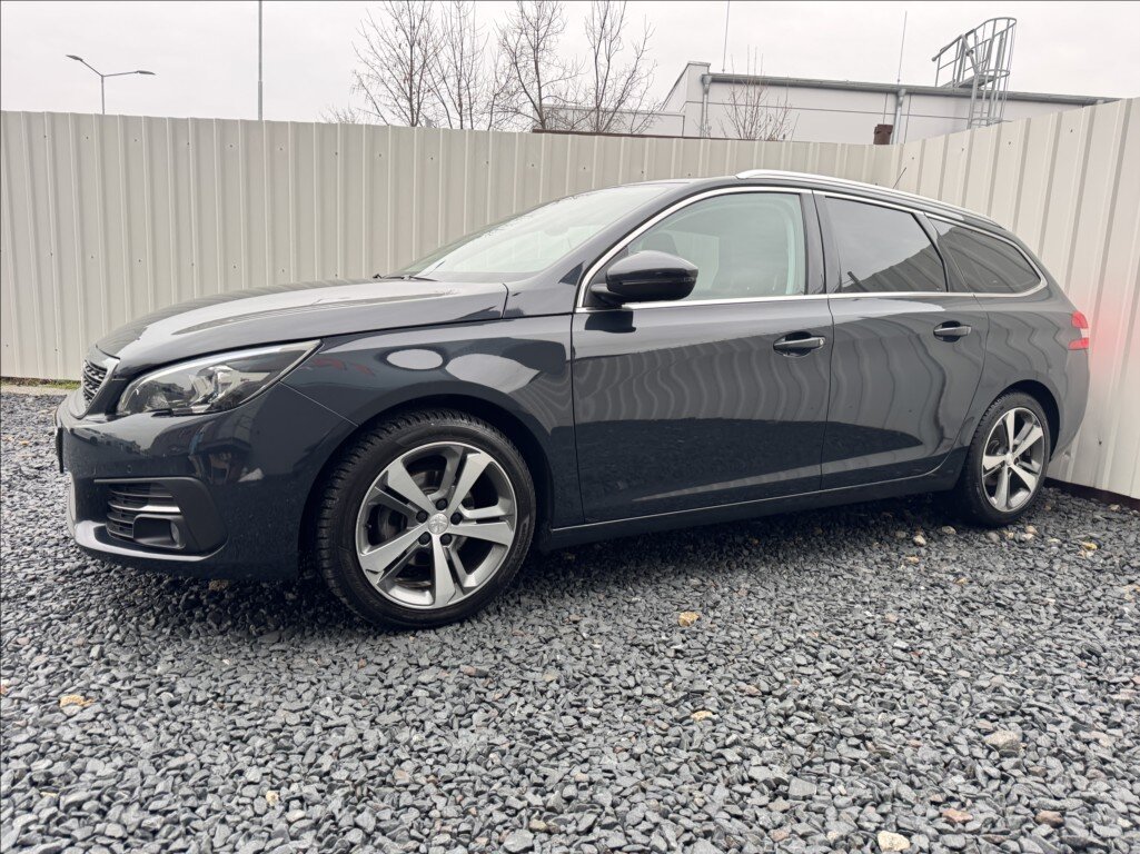 Peugeot 308 Kombi 1,5 l 96 kw