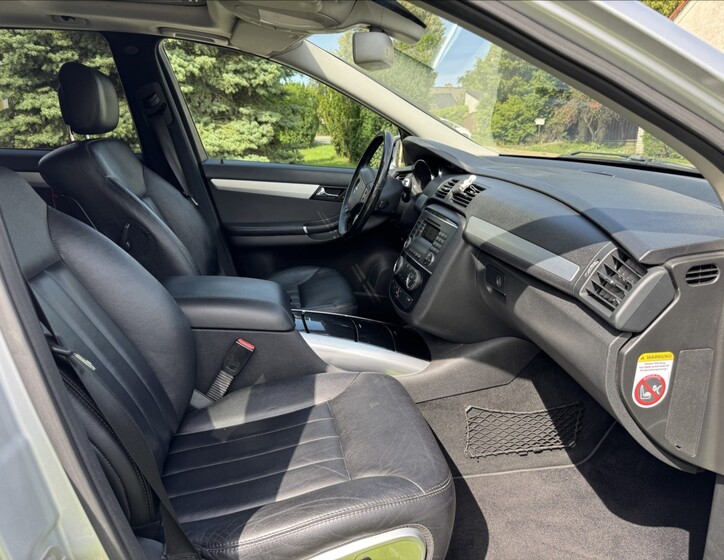 Mercedes-Benz Třídy R 15