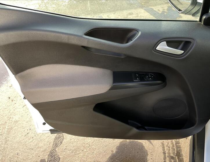 Ford Tourneo Courier 14