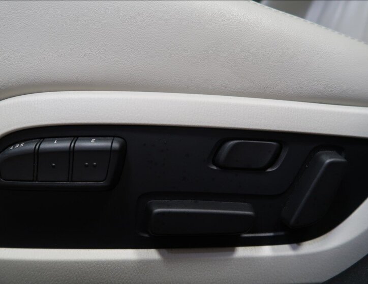 Mazda 6 Sedan / Limuzína 2,5 l 143 kw