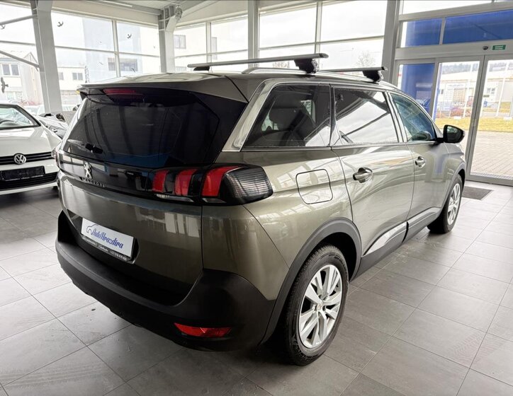 Peugeot 5008 SUV 2,0 l 110 kw