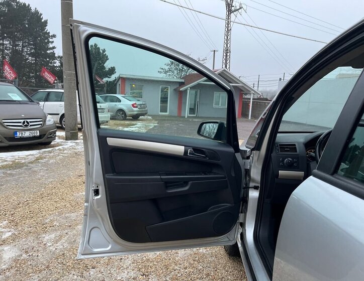 Opel Zafira MPV 1,9 l 88 kw