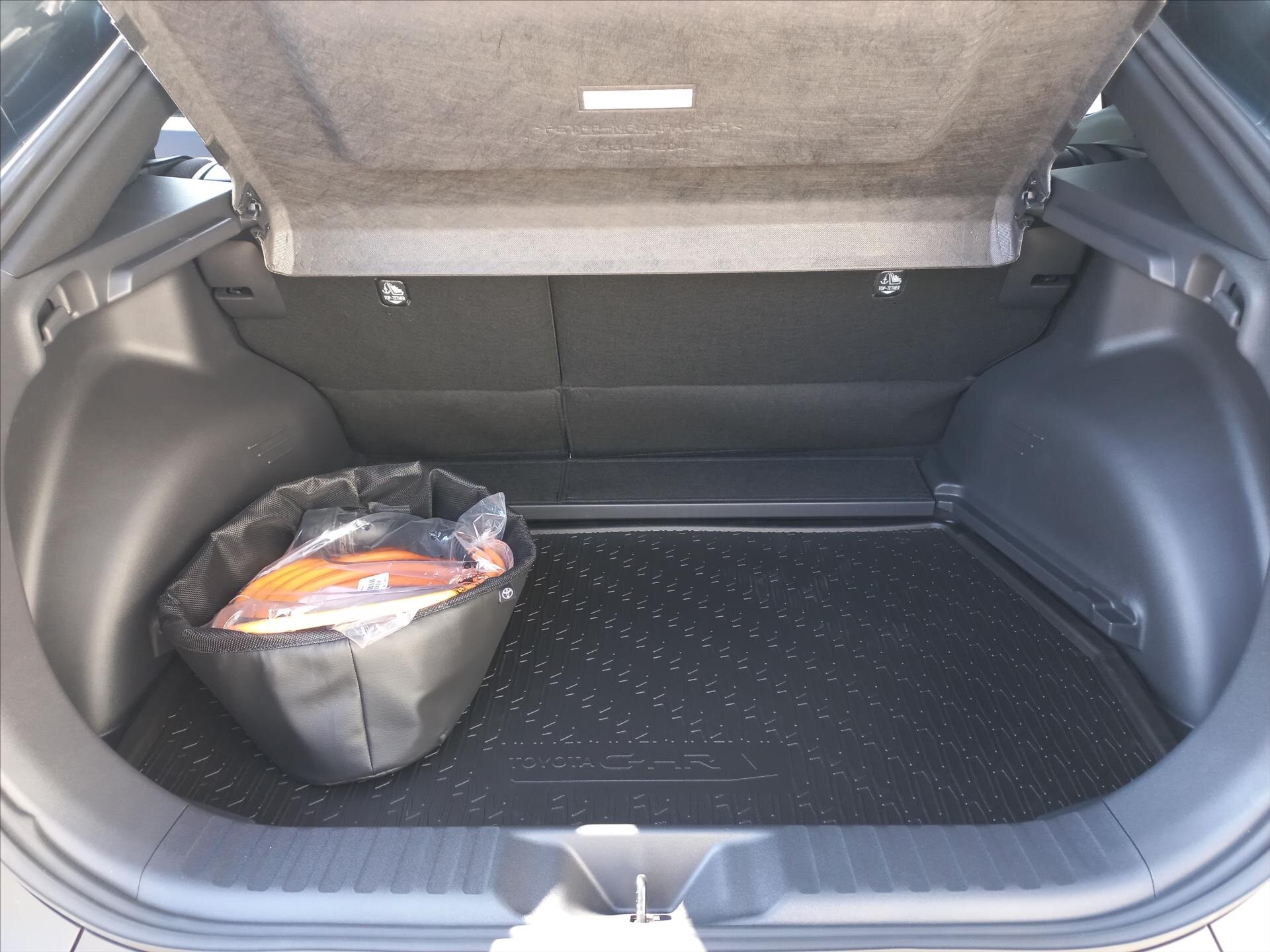 Toyota C-HR CUV / Crossover 2,0 l 0