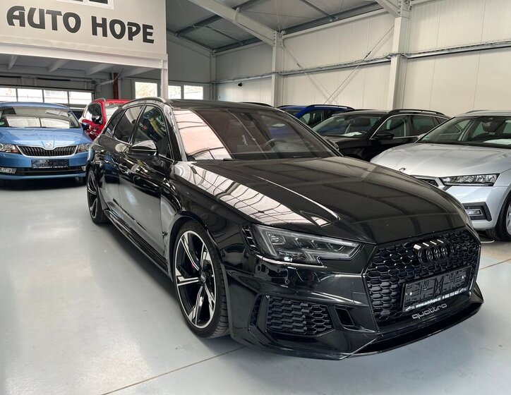 Audi RS4 Kombi 2,9 l 331 kw