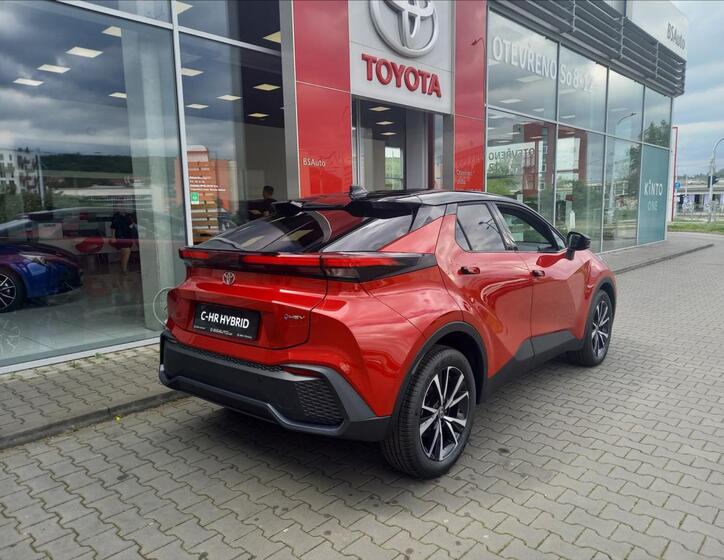 Toyota C-HR 4