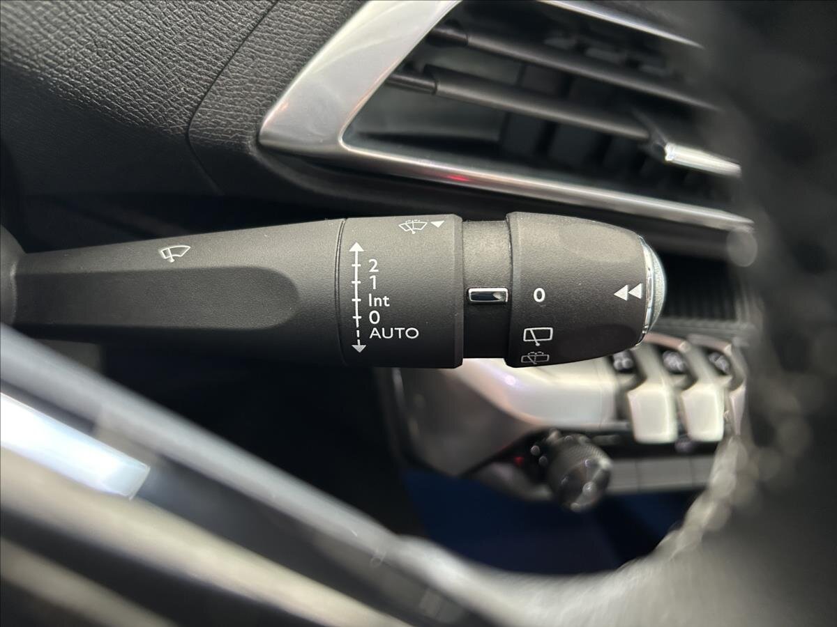 Peugeot 3008 SUV / Terénní 1,5 l 96 kw