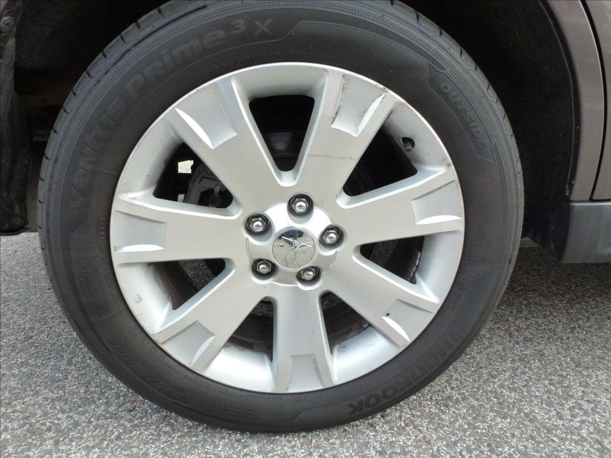 Mitsubishi Outlander Kombi 2,3 l 130 kw