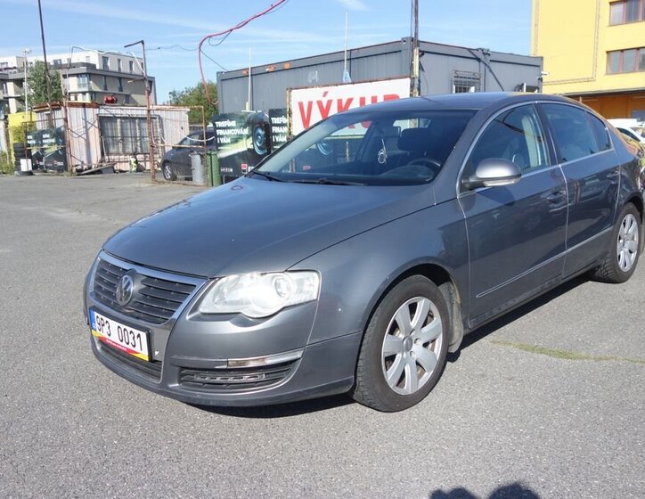 Volkswagen Passat Sedan 2,0 l 103 kw