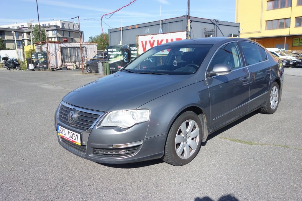 Volkswagen Passat Sedan 2,0 l 103 kw