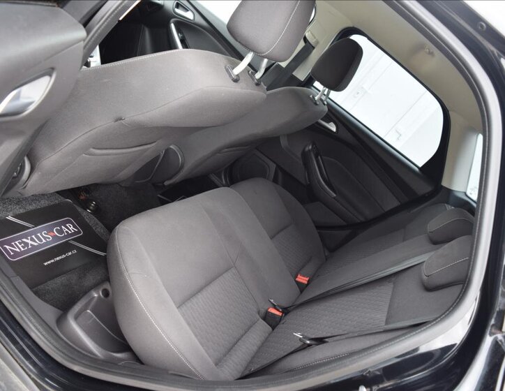 Ford Focus Kombi 998,0 92 kw