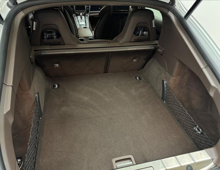 Porsche Panamera 51