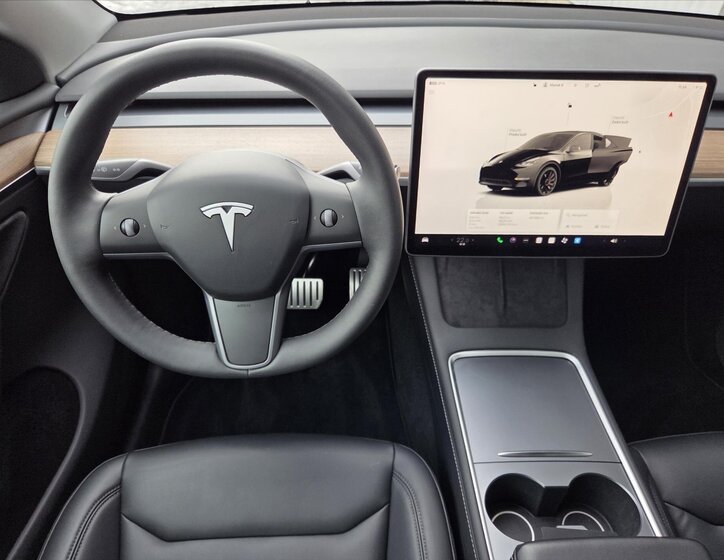 Tesla Model Y 14