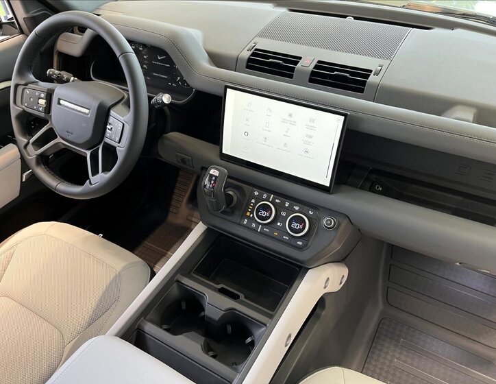 Land Rover Defender SUV 3,0 l 183 kw