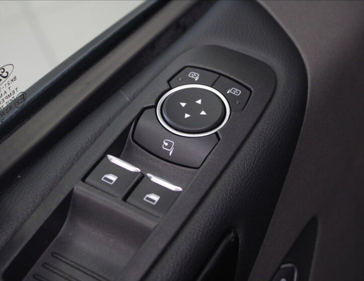 Ford Tourneo Custom MPV 2,0 l 125 kw