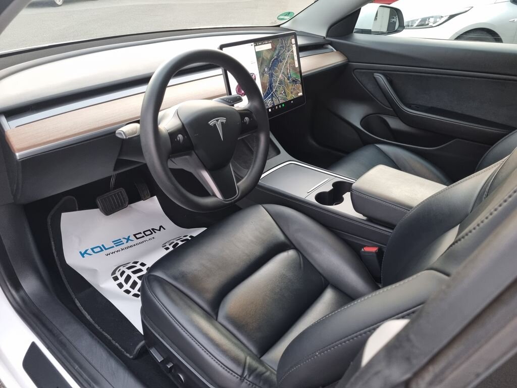 Tesla Model 3 Sedan / Limuzína 0,0 355 kw