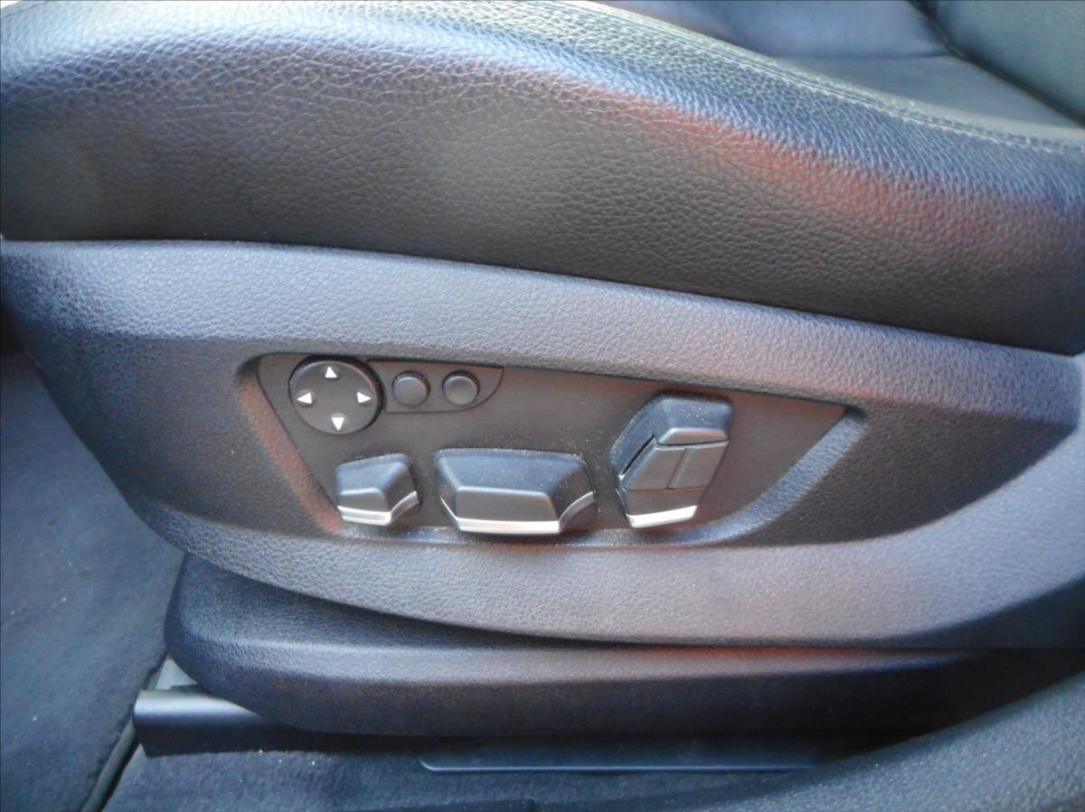 BMW Řada 5 Sedan / Limuzína 3,0 l 220 kw