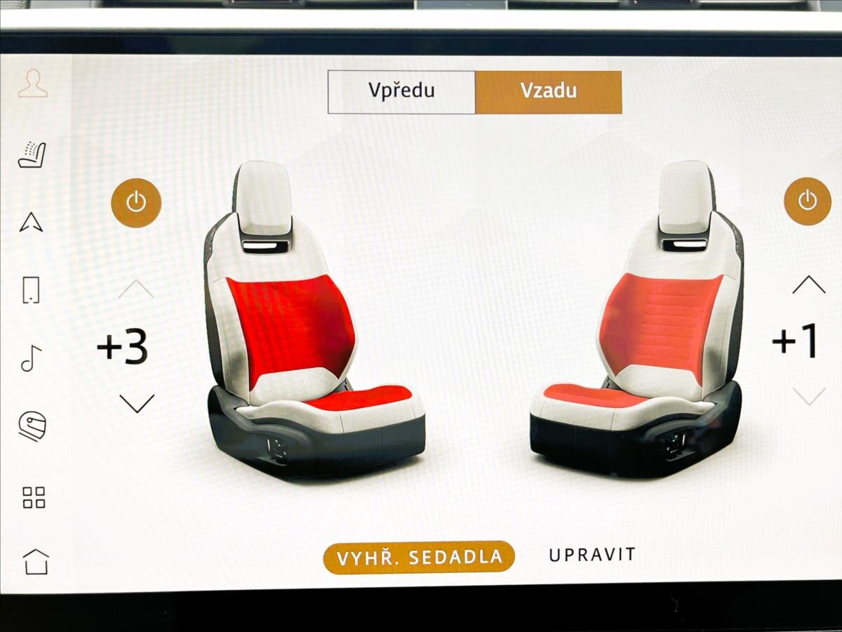 Land Rover Defender SUV / Terénní 4,4 l 467 kw