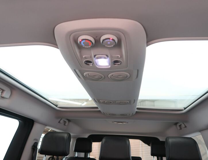 Peugeot Traveller 36