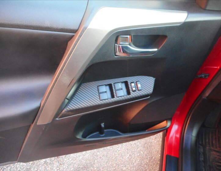 Toyota RAV4 SUV 2,0 l 111 kw