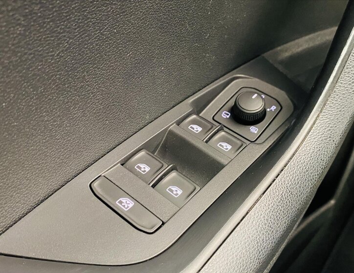 Škoda Karoq SUV / Terénní 1,5 l 110 kw